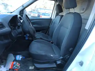 Veículo de Sucata fiat doblo cargo (263_) 1.6 d multijet do ano 0 alimentado 198 a3.000