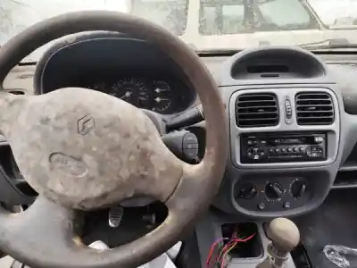 Здавання транспортного засобу renault clio ii fase i (b/cb0) (1998->) 1.9 d (b/cb0e) року 1999 потужний f8q 630