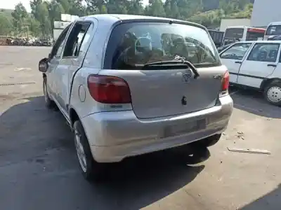 Veículo de Sucata toyota yaris (_p1_) 1.3 (ncp10_ scp12_) do ano 2011 alimentado 2nz-fe