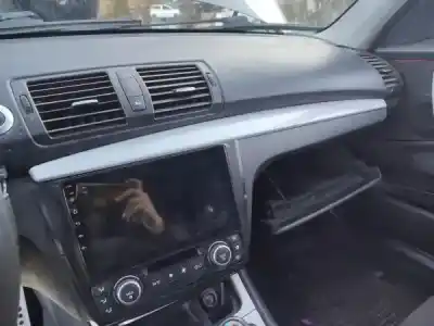 Veículo de Sucata bmw 1 (e87) 120 d do ano 2008 alimentado n47 d20 a