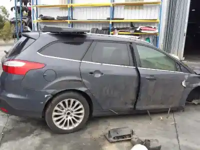 Veicolo di demolizione ford focus iii 1.6 tdci dell'anno 2011 alimentato 