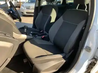 Veicolo di demolizione ford focus iii 1.6 tdci dell'anno 2012 alimentato 