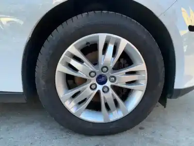 Veicolo di demolizione ford focus iii 1.6 tdci dell'anno 2012 alimentato 