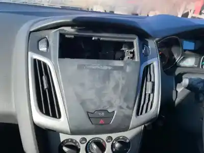 Veicolo di demolizione ford focus iii 1.6 tdci dell'anno 2012 alimentato 