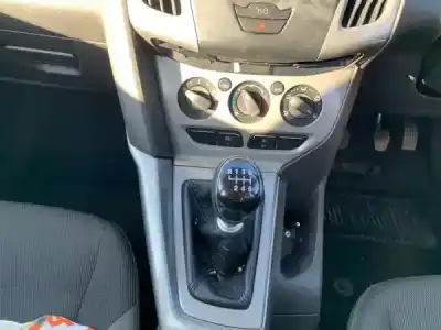 Veicolo di demolizione ford focus iii 1.6 tdci dell'anno 2012 alimentato 