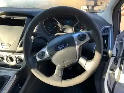 Veicolo di demolizione ford focus iii 1.6 tdci dell'anno 2012 alimentato 