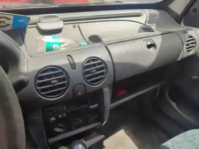 Scrapping Vehicle renault kangoo express (fc0/1_) d 65 1.9 (fc0e fc02 fc0j fc0n) of the year 2000 powered f8q 662