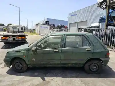 Veicolo di demolizione renault clio i (b/c57_, 5/357_) 1.2 (5/357y 5/357k) dell'anno 1997 alimentato d7f 730