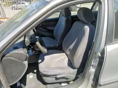 Здавання транспортного засобу seat leon (1m1) 1.4 16v року 2001 потужний 0