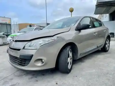 Veículo de Sucata RENAULT MEGANE III (BZ0_) 1.5 dCi (BZ1G. BZ1W. BZ0R) Gasóleo 2009 5P do ano 2011 alimentado 