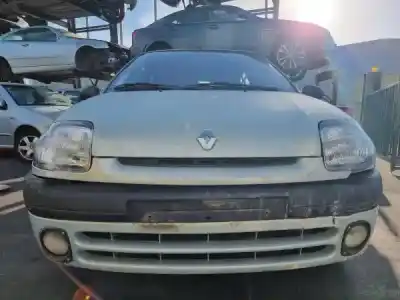 Veicolo di demolizione renault clio ii (bb_, cb_) 1.2 (bb0a bb0f bb10 bb1k bb28 bb2d bb2h cb0a.... dell'anno 0 alimentato d7f 710