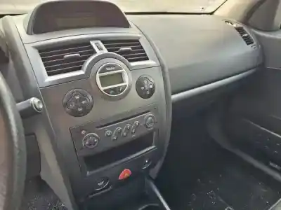 Veicolo di demolizione renault megane ii (bm0/1_, cm0/1_) 1.5 dci (bm1e cm1e) dell'anno 2009 alimentato k9k 732