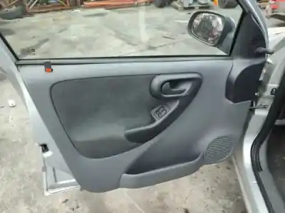 Véhicule à la ferraille opel corsa c (x01) 1.0 (f08, f68) de l'année 2001 alimenté x 10 xe Véhicule à la ferraille opel corsa c (x01) 1.0 (f08, f68) de l'année 2001 alimenté x 10 xe