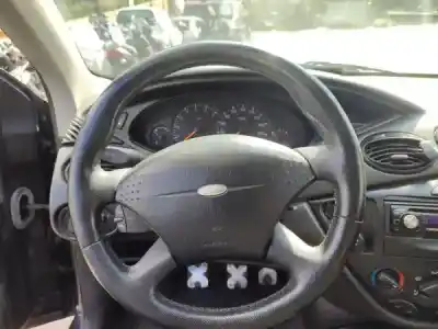 Véhicule à la ferraille ford focus i (daw, dbw) 1.8 turbo di / tddi de l'année 1999 alimenté  Véhicule à la ferraille ford focus i (daw, dbw) 1.8 turbo di / tddi de l'année 1999 alimenté