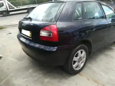 Veículo de Sucata audi a3 (8l1) 122 (bj10_) gasolina 2000 5p do ano 2000 alimentado 