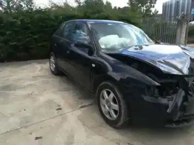 Veículo de Sucata audi a3 (8l1) 122 (bj10_) gasolina 2000 5p do ano 2000 alimentado 