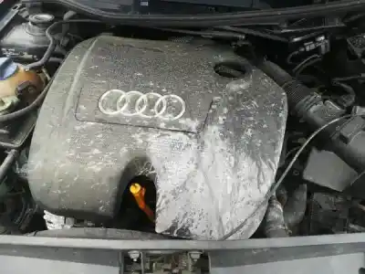 Veículo de Sucata audi a3 (8l1) 122 (bj10_) gasolina 2000 5p do ano 2000 alimentado 