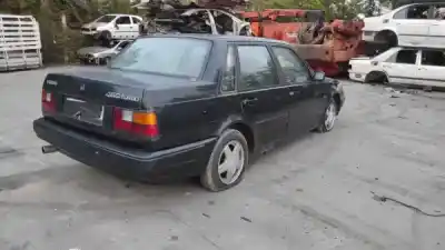 Sloopvoertuig volvo 460 (464) 1.7 van het jaar 1990 aangedreven b 18 ft