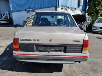 Veículo de Sucata opel corsa a (1983->) 1.2 n do ano 1992 alimentado 12 nv