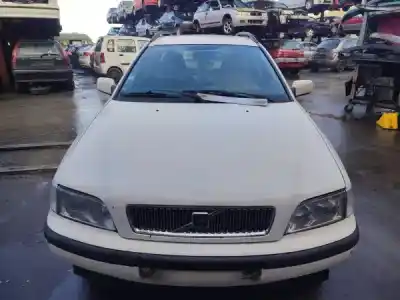 Scrapping Vehicle volvo v40 combi (vw) 1.8 gpl 1998 5p of the year 1998 powered 