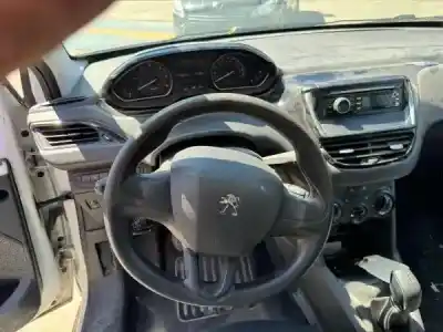 Здавання транспортного засобу peugeot 208 caixa (cr_) 1.6 hdi 92 року 2017 потужний bhw (dv6fe)