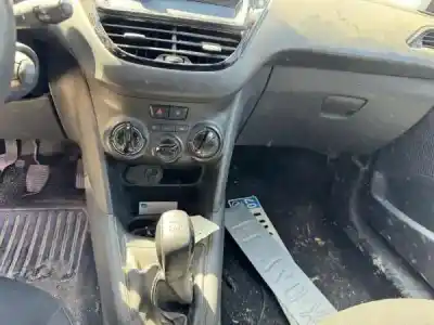 Здавання транспортного засобу peugeot 208 caixa (cr_) 1.6 hdi 92 року 2017 потужний bhw (dv6fe)
