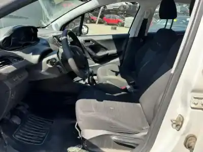 Здавання транспортного засобу peugeot 208 caixa (cr_) 1.6 hdi 92 року 2017 потужний bhw (dv6fe)