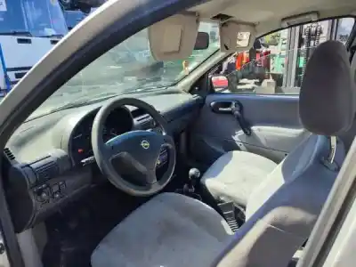 Veículo de Sucata opel corsa b (s93) 1.0 i 12v (f08. f68. m68) do ano 2000 alimentado x 10 xe