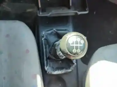 Veículo de Sucata opel corsa b (s93) 1.0 i 12v (f08. f68. m68) do ano 2000 alimentado x 10 xe