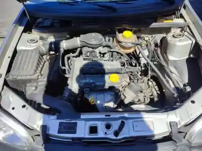 Veículo de Sucata opel corsa b (s93) 1.0 i 12v (f08. f68. m68) do ano 2000 alimentado x 10 xe