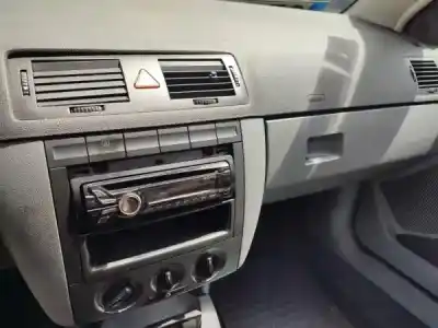 Scrapping Vehicle skoda fabia i hatchback (6y2) 1.4 16v gasolina 2022 5p of the year 2000 powered 