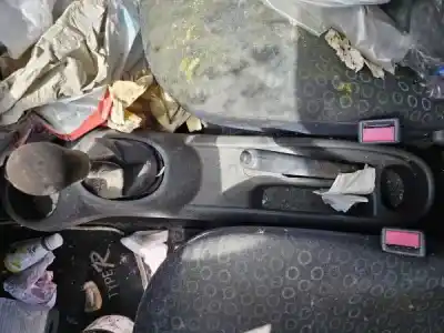 Veículo de Sucata toyota yaris (_p1_) 1.0 (scp10_) do ano 2004 alimentado 1sz-fe