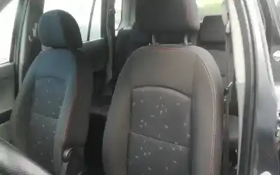 Véhicule à la ferraille mazda 2 (dy) 1.2 de l'année 2003 alimenté fuja