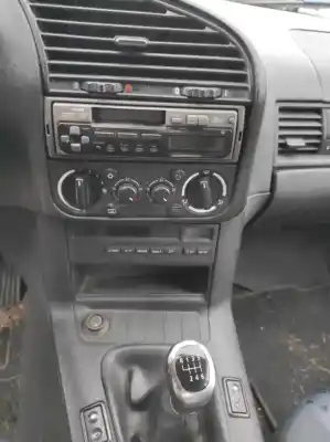 Veicolo di demolizione bmw 3 (e36) 318 tds dell'anno 1996 alimentato m41 d17 (174t1)