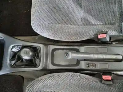 Vehicul casat honda civic berlina 3/4 (ej/ek) 1.5 ls vtec 3 berlina (ek3) al anului 1996 alimentat d15z6