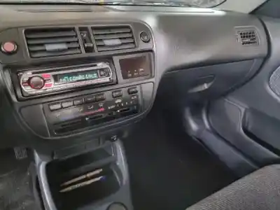 Vehicul casat honda civic berlina 3/4 (ej/ek) 1.5 ls vtec 3 berlina (ek3) al anului 1996 alimentat d15z6