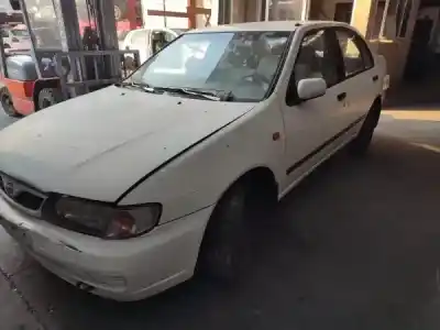 Verschrottungsfahrzeug NISSAN ALMERA I SEDAN (N15)  des Jahres 2000 angetrieben CD20