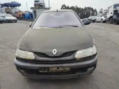 Véhicule à la ferraille RENAULT LAGUNA I (B56_, 556_)  de l'année 1997 alimenté 