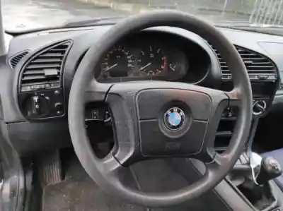 Veicolo di demolizione bmw 3 (e36) 318 tds dell'anno 1998 alimentato m41 d17 (174t1)