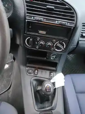 Veicolo di demolizione bmw 3 (e36) 318 tds dell'anno 1998 alimentato m41 d17 (174t1)