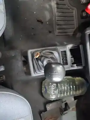 Veículo de Sucata renault clio i (b/c57_, 5/357_) 1.2 (5/357y 5/357k) do ano 1993 alimentado d7f 730