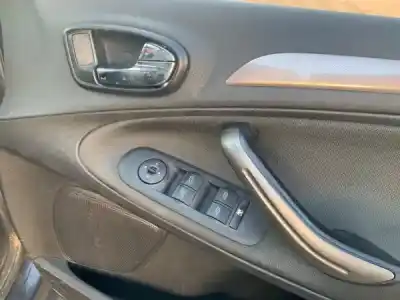Verschrottungsfahrzeug ford galaxy ii (wa6) 2.0 tdci des jahres 2006 angetrieben 