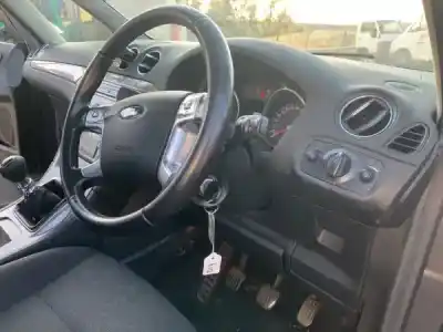 Verschrottungsfahrzeug ford galaxy ii (wa6) 2.0 tdci des jahres 2006 angetrieben 