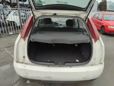 Здавання транспортного засобу ford focus i (daw, dbw) 124 l/470 gasóleo 2001 3p року 2001 потужний 
