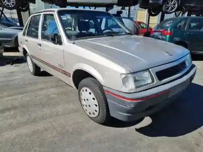 Veículo de Sucata opel corsa a (1983->) 1.2 n do ano 1992 alimentado 12 nv