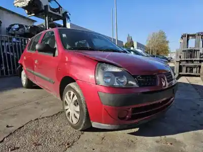 Veículo de Sucata renault clio ii bb_, cb_ 1.2 bb0a. bb0f. bb10. bb1k. bb28. bb2d. bb2h. cb0a.... do ano 2001 alimentado 
