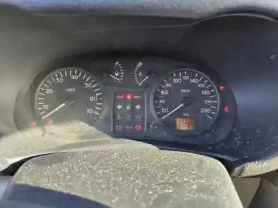 Veículo de Sucata renault clio ii bb_, cb_ 1.2 bb0a. bb0f. bb10. bb1k. bb28. bb2d. bb2h. cb0a.... do ano 2001 alimentado 