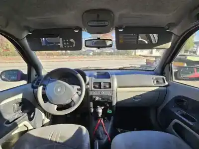 Veículo de Sucata renault clio ii bb_, cb_ 1.2 bb0a. bb0f. bb10. bb1k. bb28. bb2d. bb2h. cb0a.... do ano 2001 alimentado 