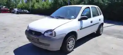 Veicolo di demolizione opel corsa b (s93) 1.0 i 12v (f08. f68. m68) dell'anno 1999 alimentato 