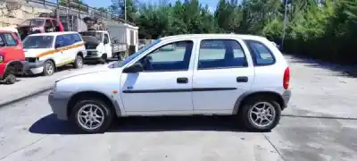 Veicolo di demolizione opel corsa b (s93) 1.0 i 12v (f08. f68. m68) dell'anno 1999 alimentato 